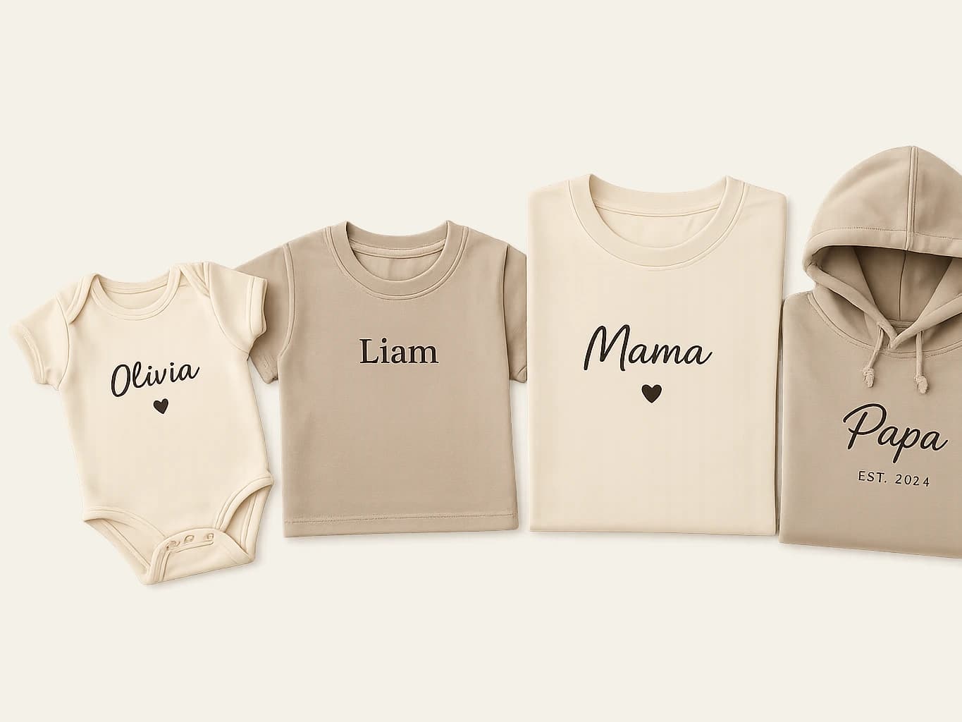 Gepersonaliseerde kleding voor het hele gezin — romper, t-shirt en hoodie met naam bedrukt